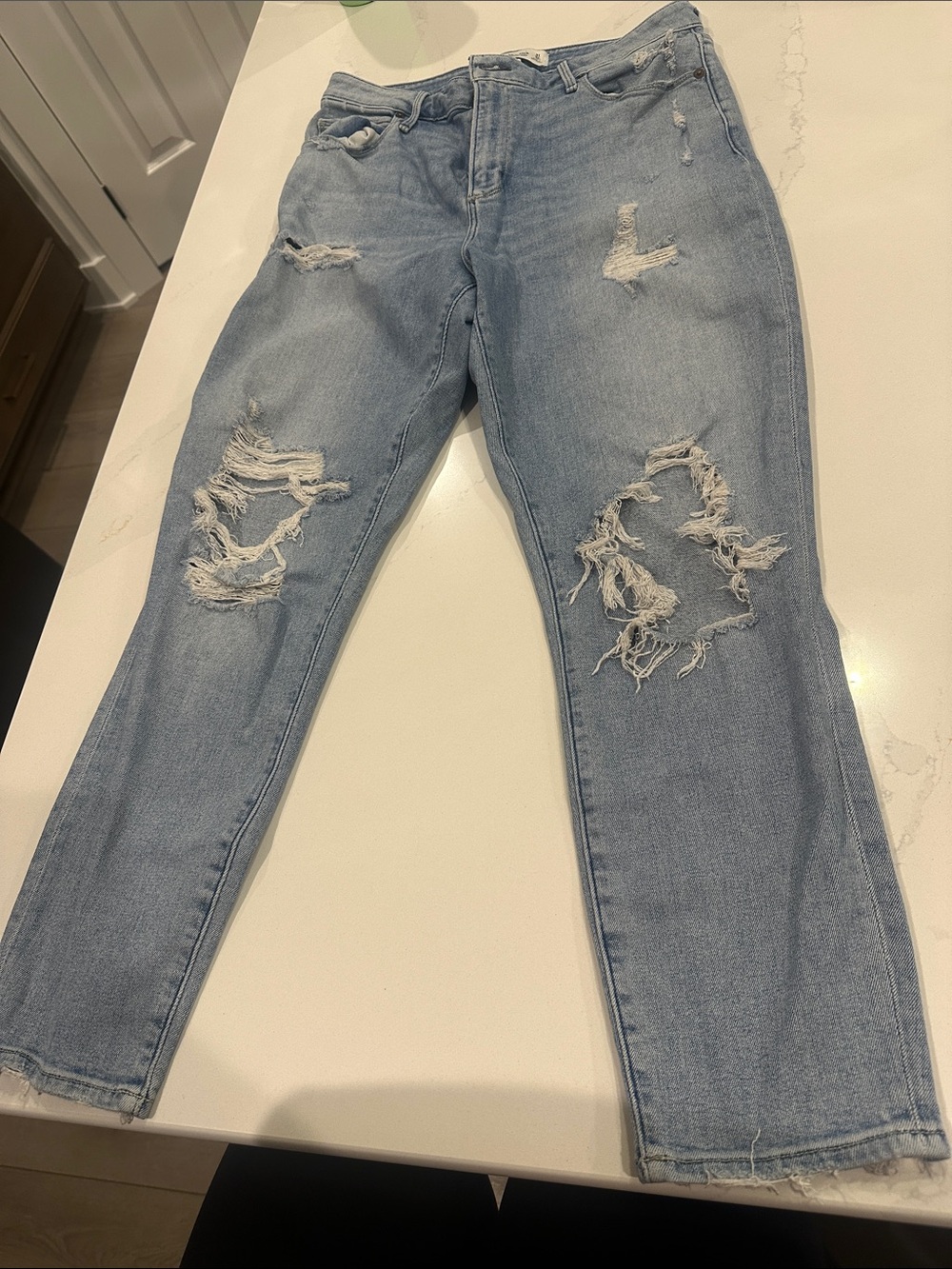 Abercrombie & Fitch The Super Skinny Ankle High Rise size 12 / 31 distressed